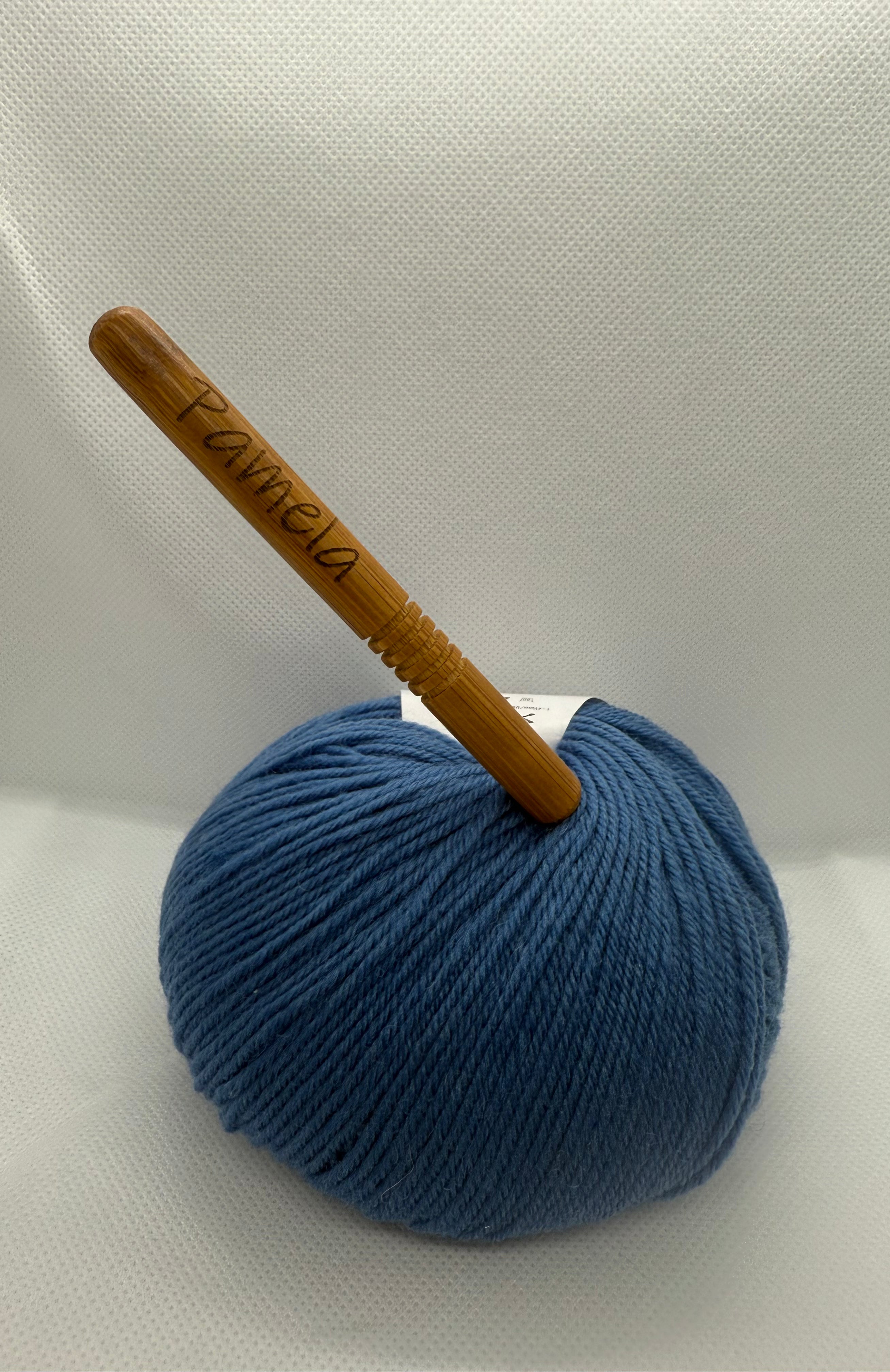 Personalised Crochet Hook – Custom Name or Phrase – Engraved Wooden Handle – Crochet Gift for Her, Yarn Lovers, and Makers