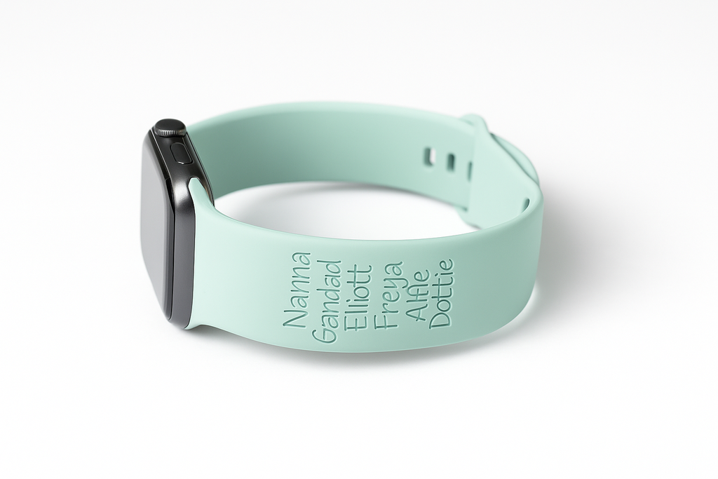 Personalised Apple Watch Band with Family Names & Stick Figures – Custom Engraved Silicone Strap for Apple Watch – Gift for men or women