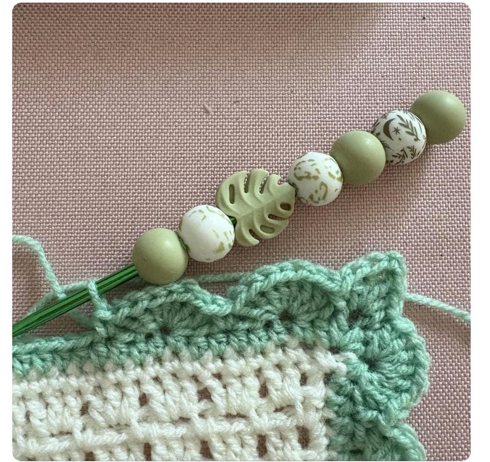 Botanical Silicone Bead Crochet Hook | Ergonomic 4.5mm Hook | Handmade Gift for Crocheters | Leaf Bead Handle | Simply Gloria